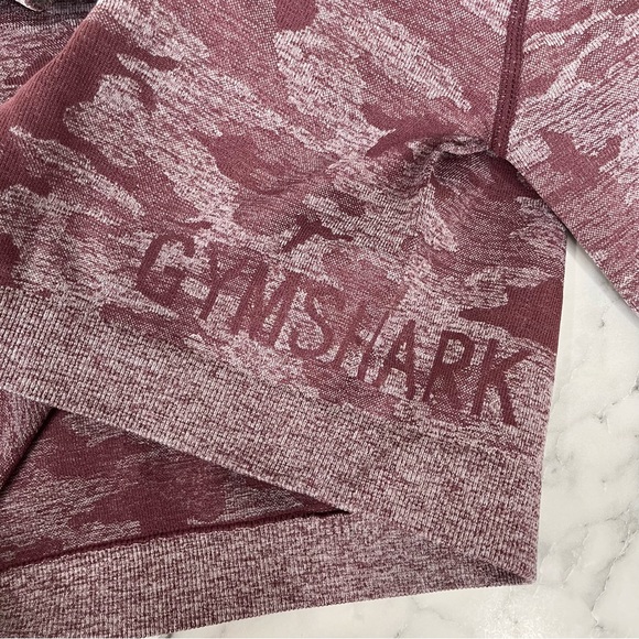 Gymshark Camo Seamless Two Piece Set in “Berry” - Picture 13 of 16